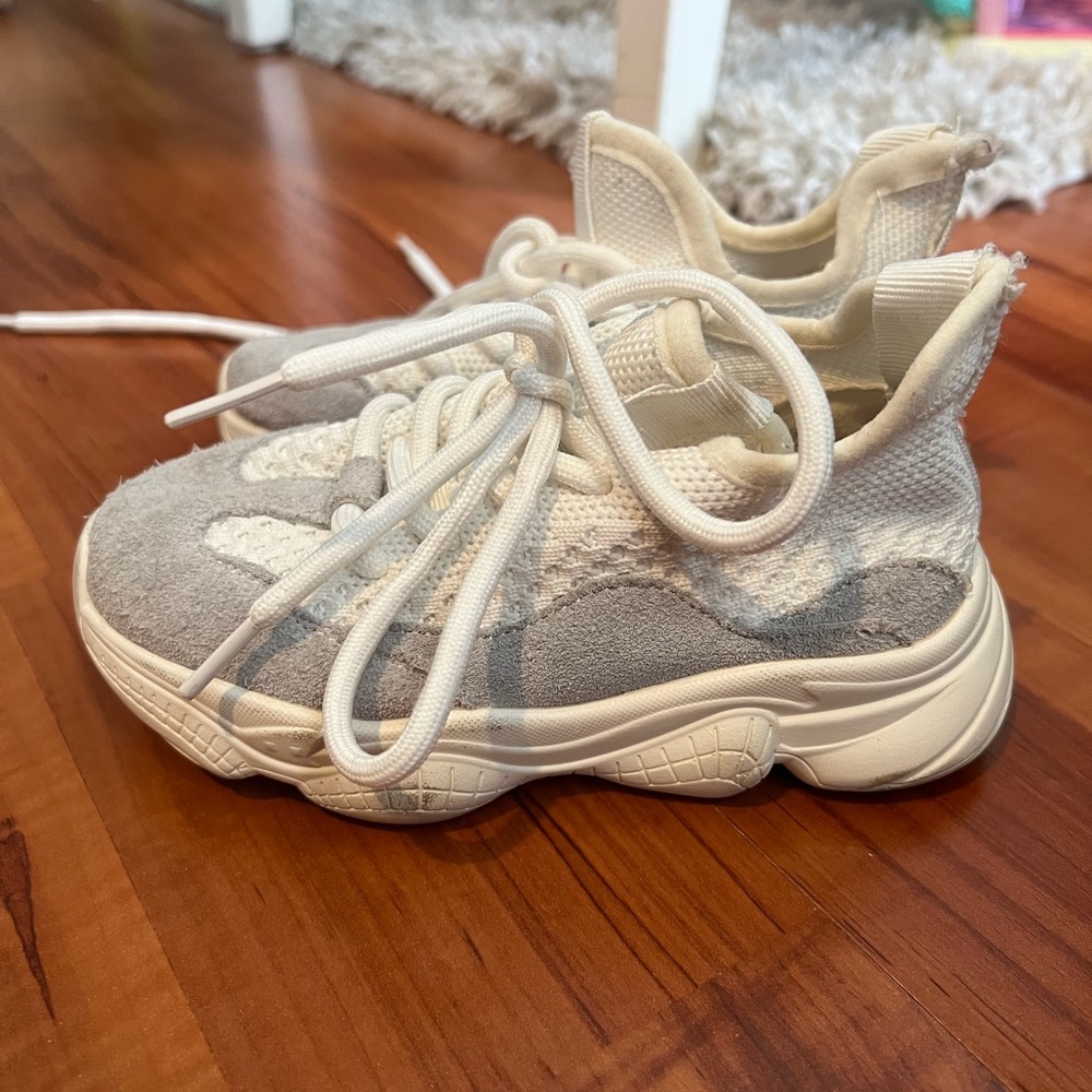 Breathable mesh sneakers for toddler